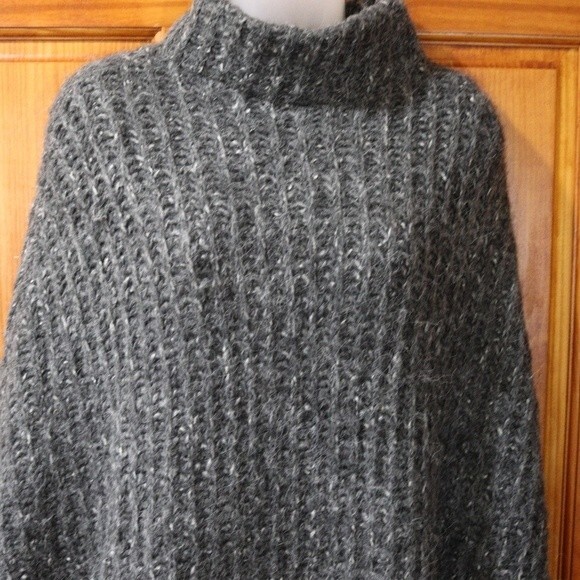 Fownes Gray Ribbed Knit Poncho Blanket Sweater OS - Picture 5 of 8